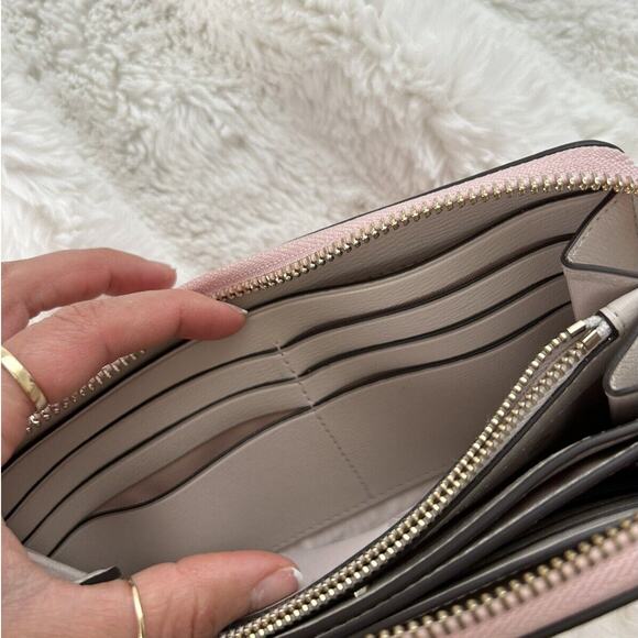 Kate Spade Round Zipper‎ Pink Leather Wallet - Picture 5 of 6